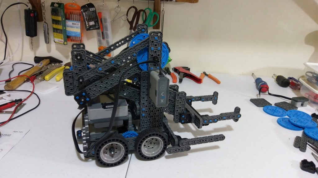VEX IQ reverse- double 4 bar lift